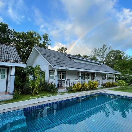 Suksompong Resort Као Лак Екстериор снимка