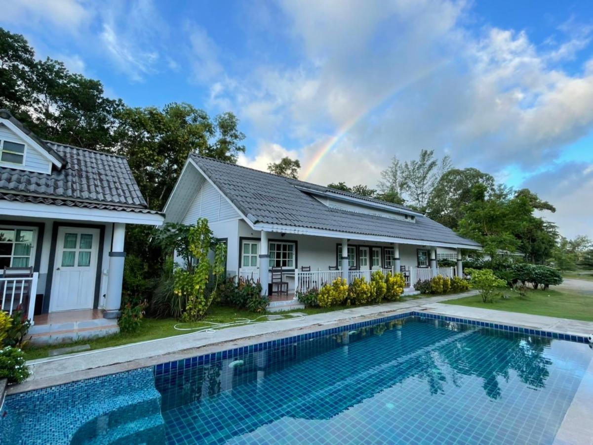 Suksompong Resort Као Лак Екстериор снимка