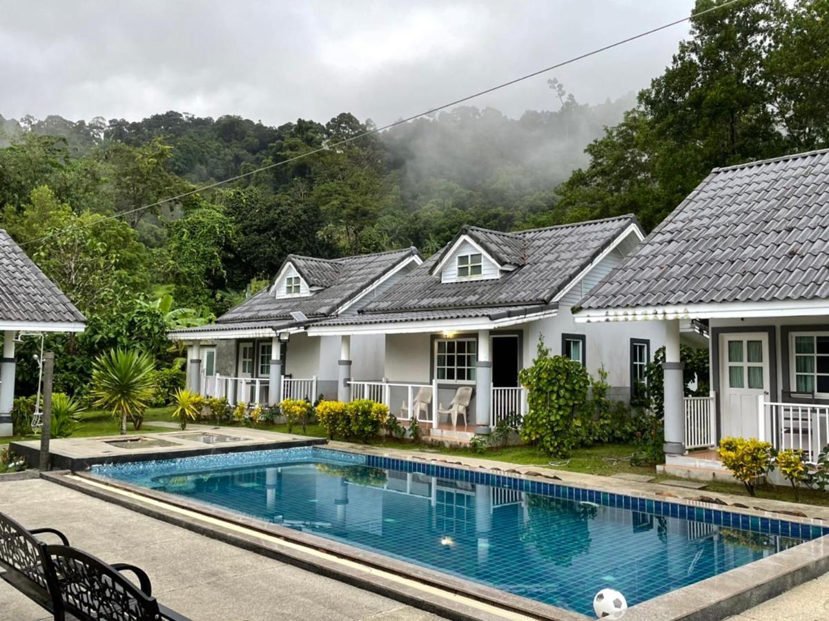 Suksompong Resort Као Лак Екстериор снимка
